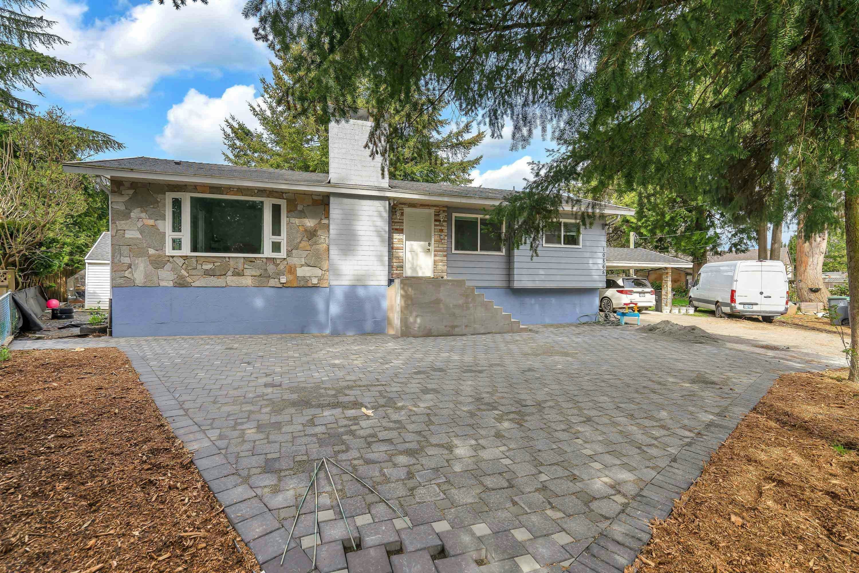 10865 152 Street, Surrey, BC, V3R 4H3