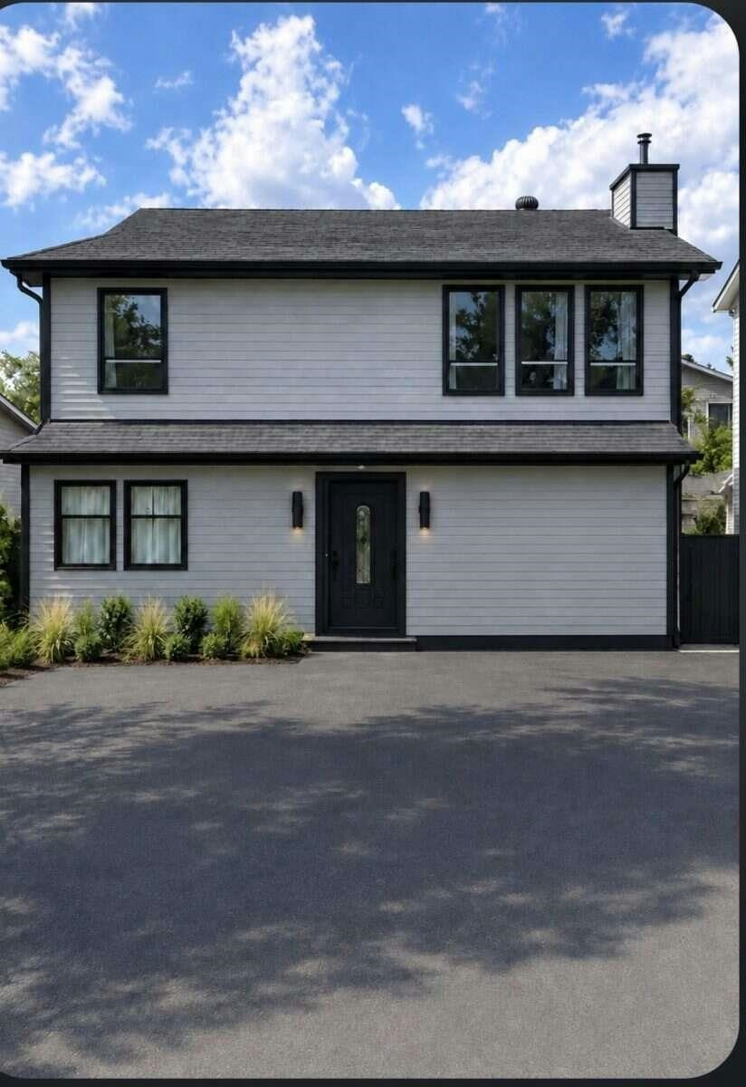 12809 114 Avenue, Surrey, BC, V3R 2L2