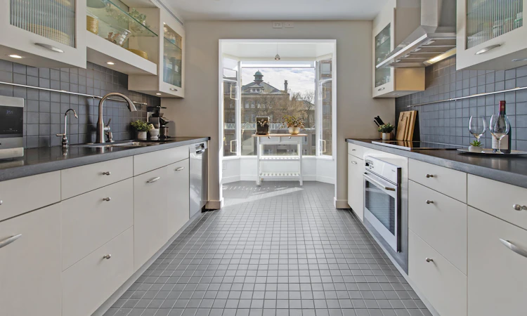401-2628 Ash Street