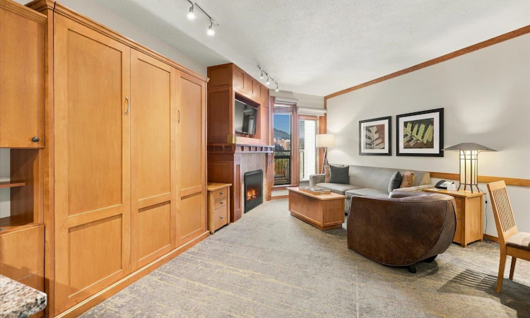 520-4320 Sundial Crescent
