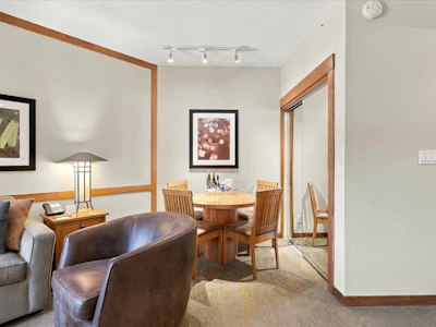 520-4320 Sundial Crescent - 4