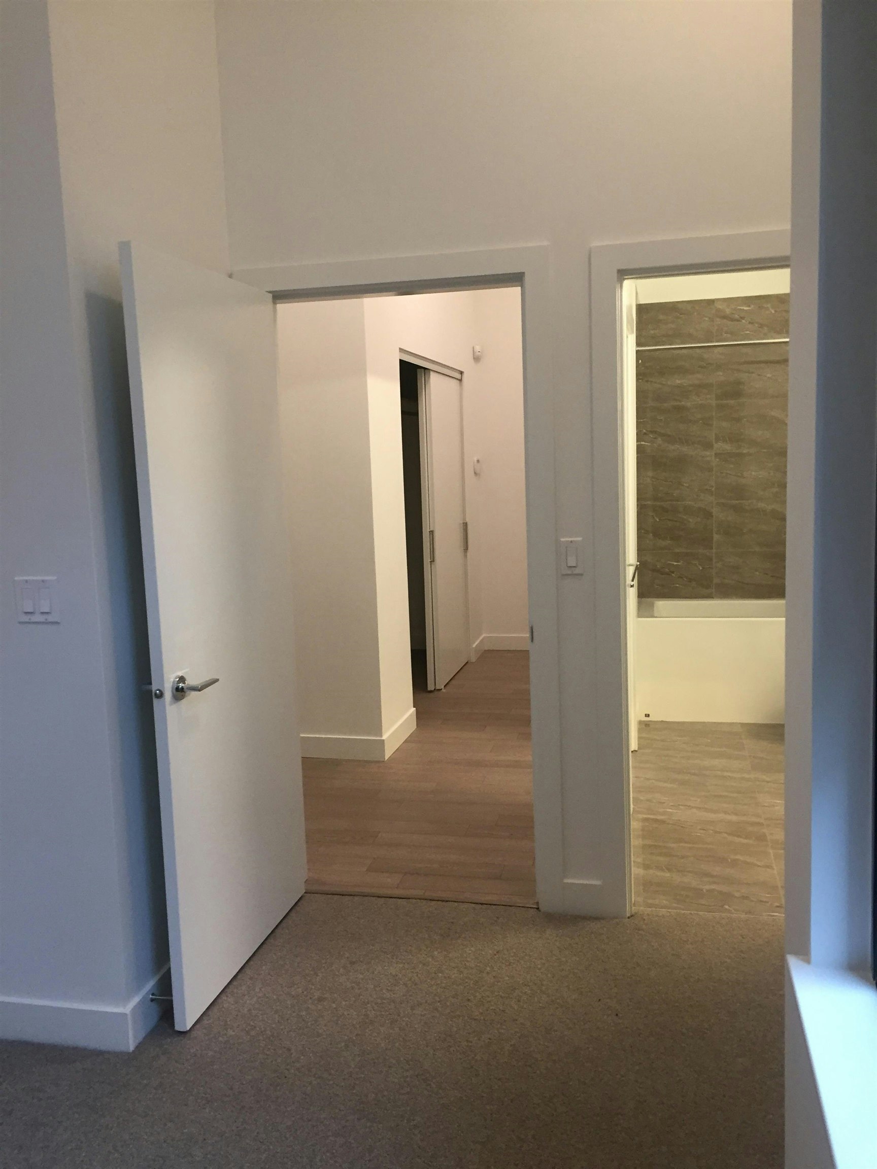 102-4427 Cambie Street, Vancouver, BC, V5Z 2Y8 - 9