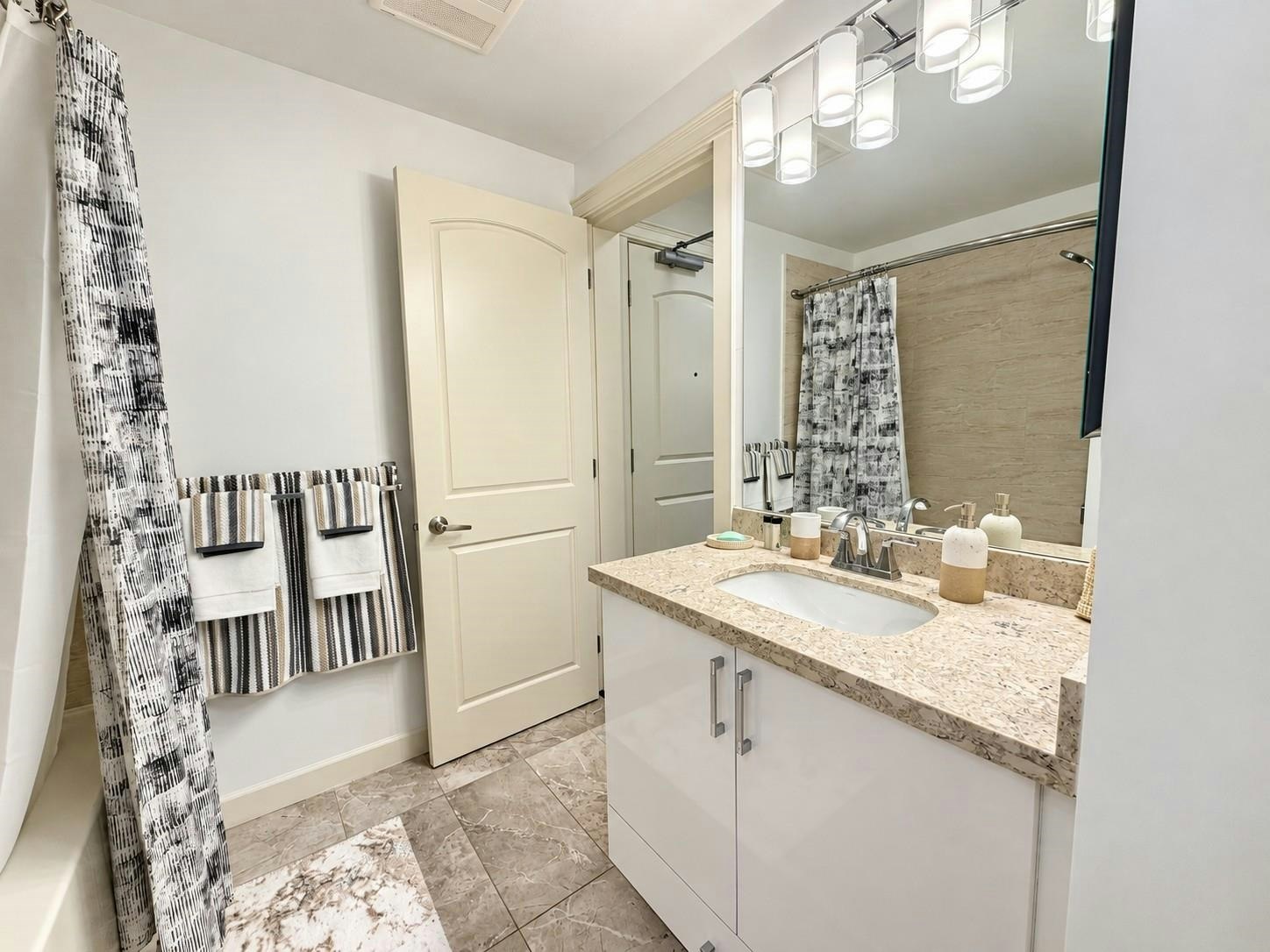 405-3535 146a Street, Surrey, BC, V4P 0H2 - 10