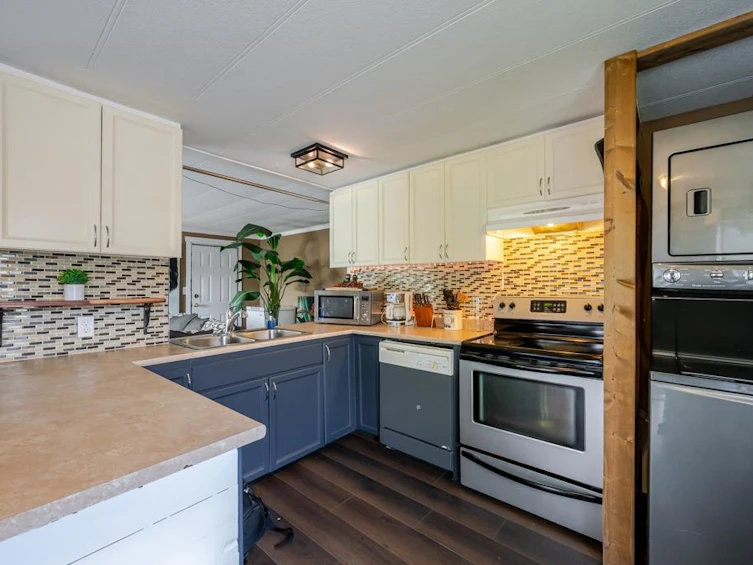 305-201 Cayer Street, Coquitlam, BC, V3K 5A9 - 16