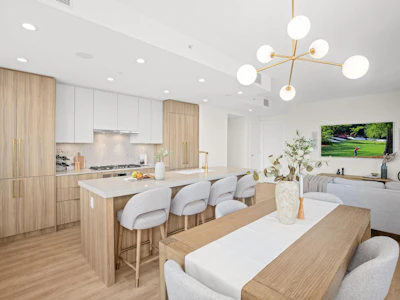 PH1102-2325 Emery Court - 5