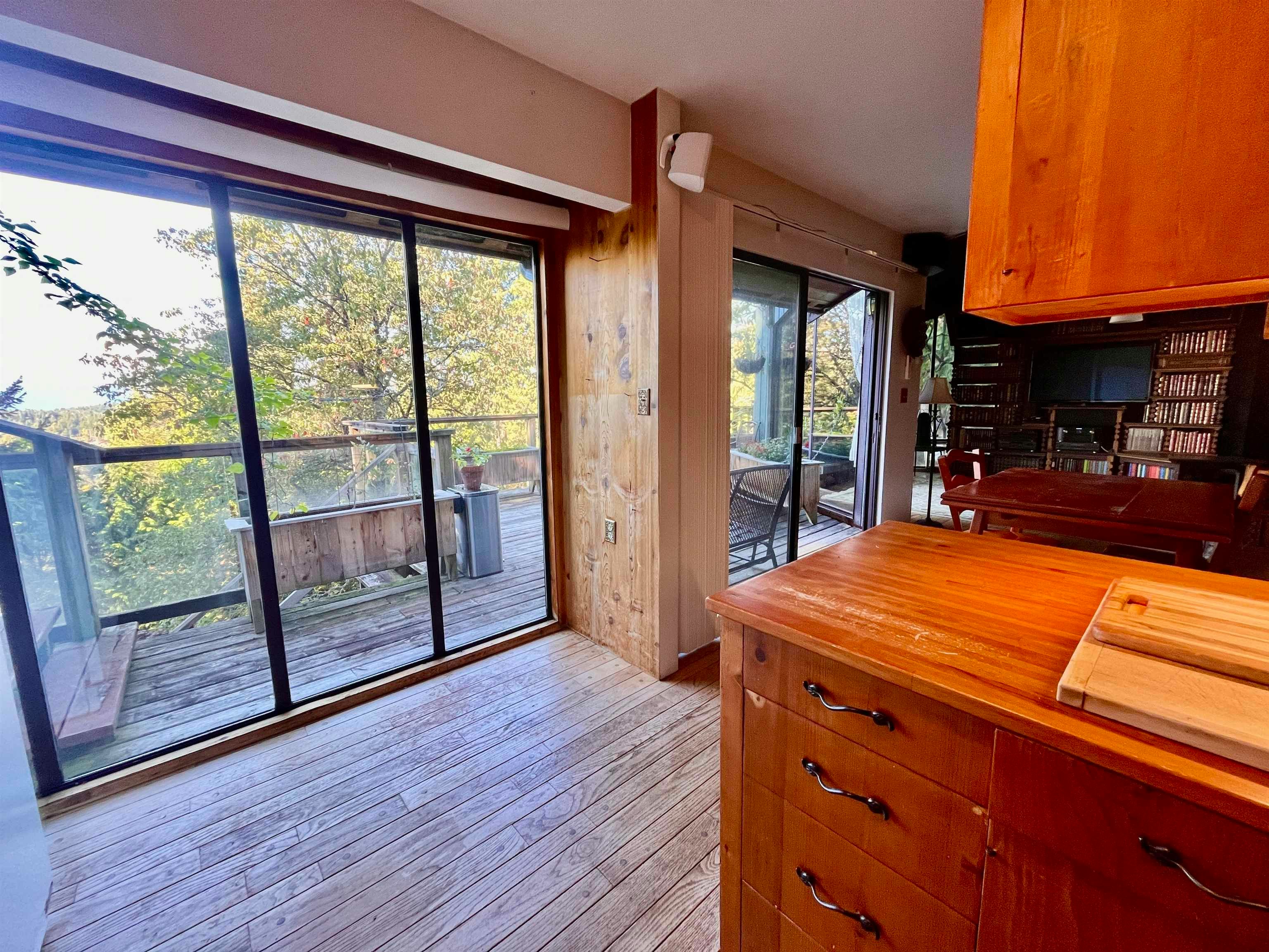 12835 Gulfview Road, Pender Harbour Egmont, BC, V0N 2H0 - 12