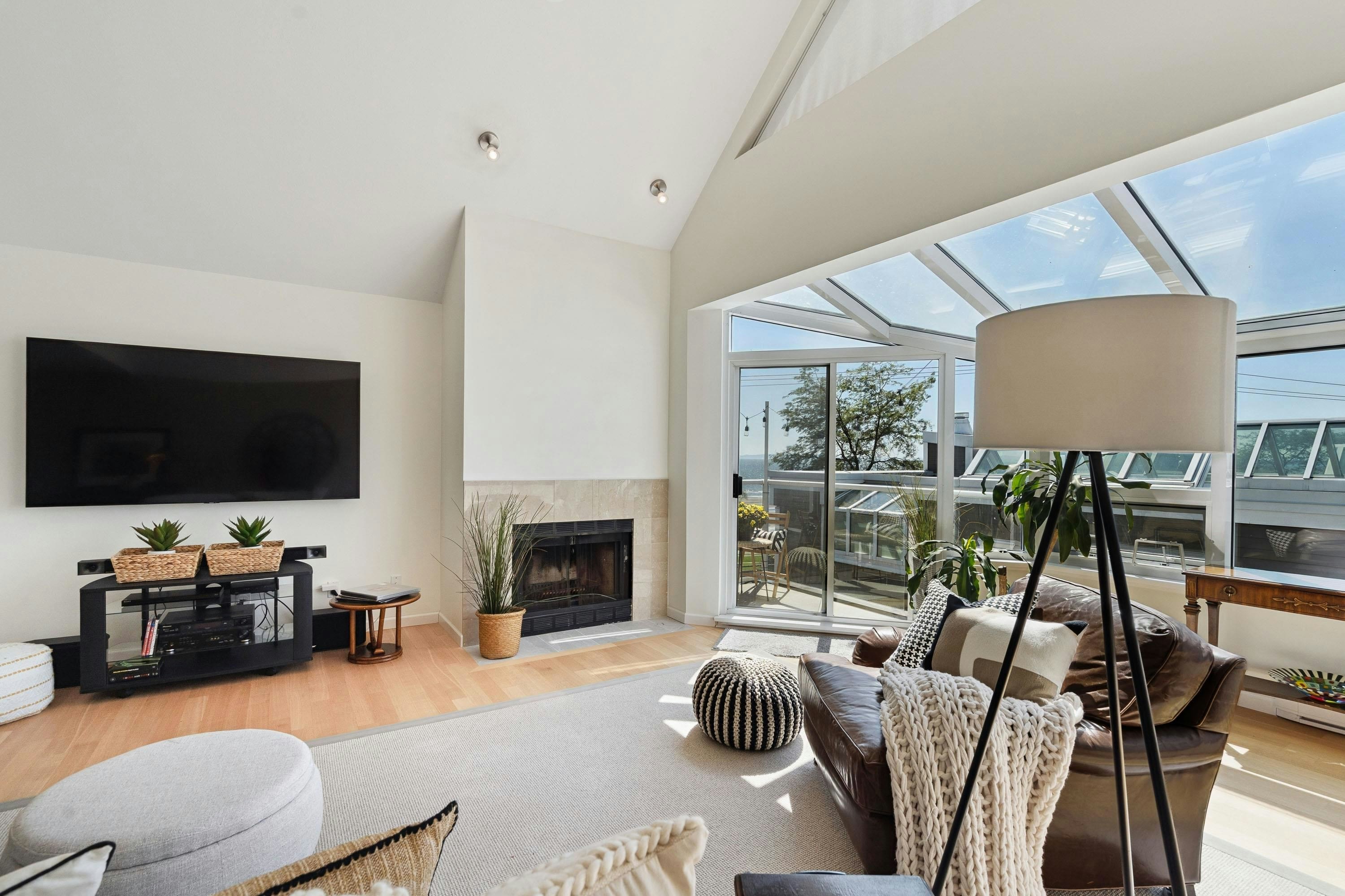 1107 Elm Street, Surrey, BC, V4B 1C1 - 11