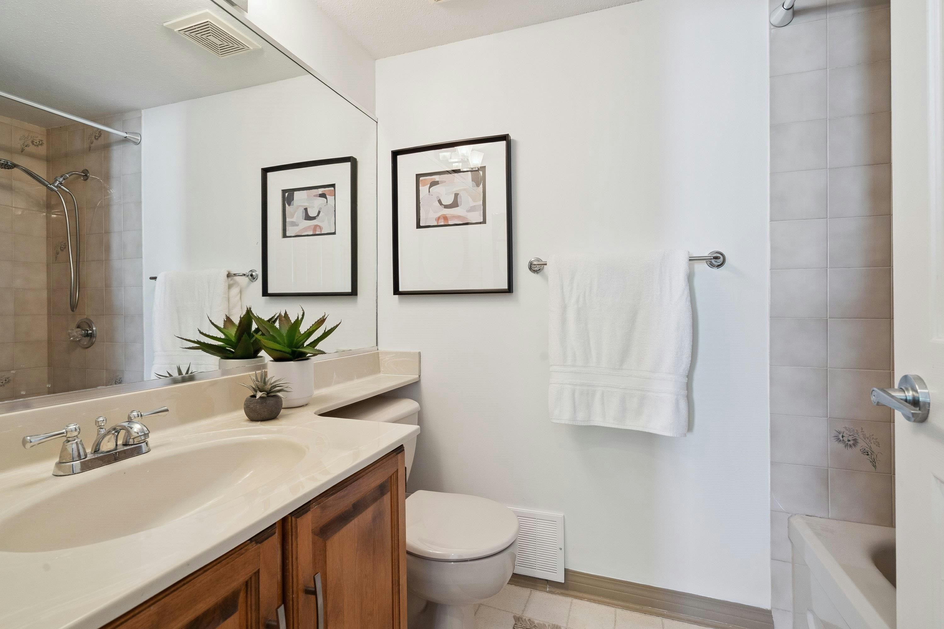 1107 Elm Street, Surrey, BC, V4B 1C1 - 26