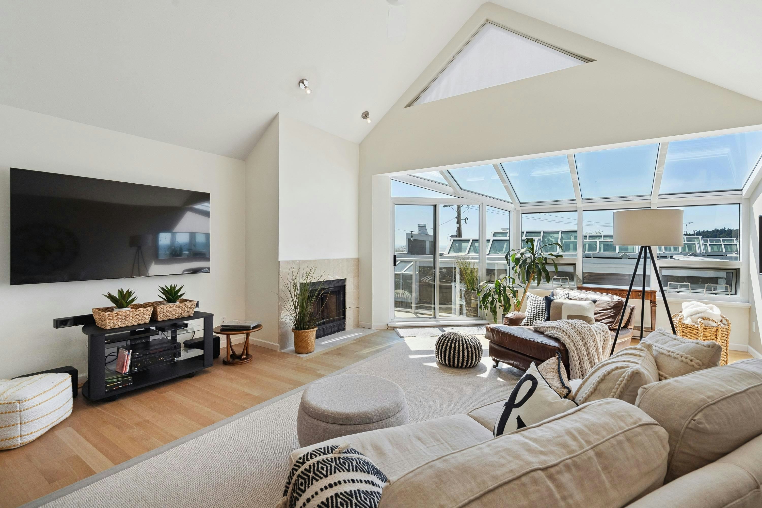 1107 Elm Street, Surrey, BC, V4B 1C1 - 9