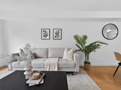 301-3575 Euclid Avenue Avenue - 4