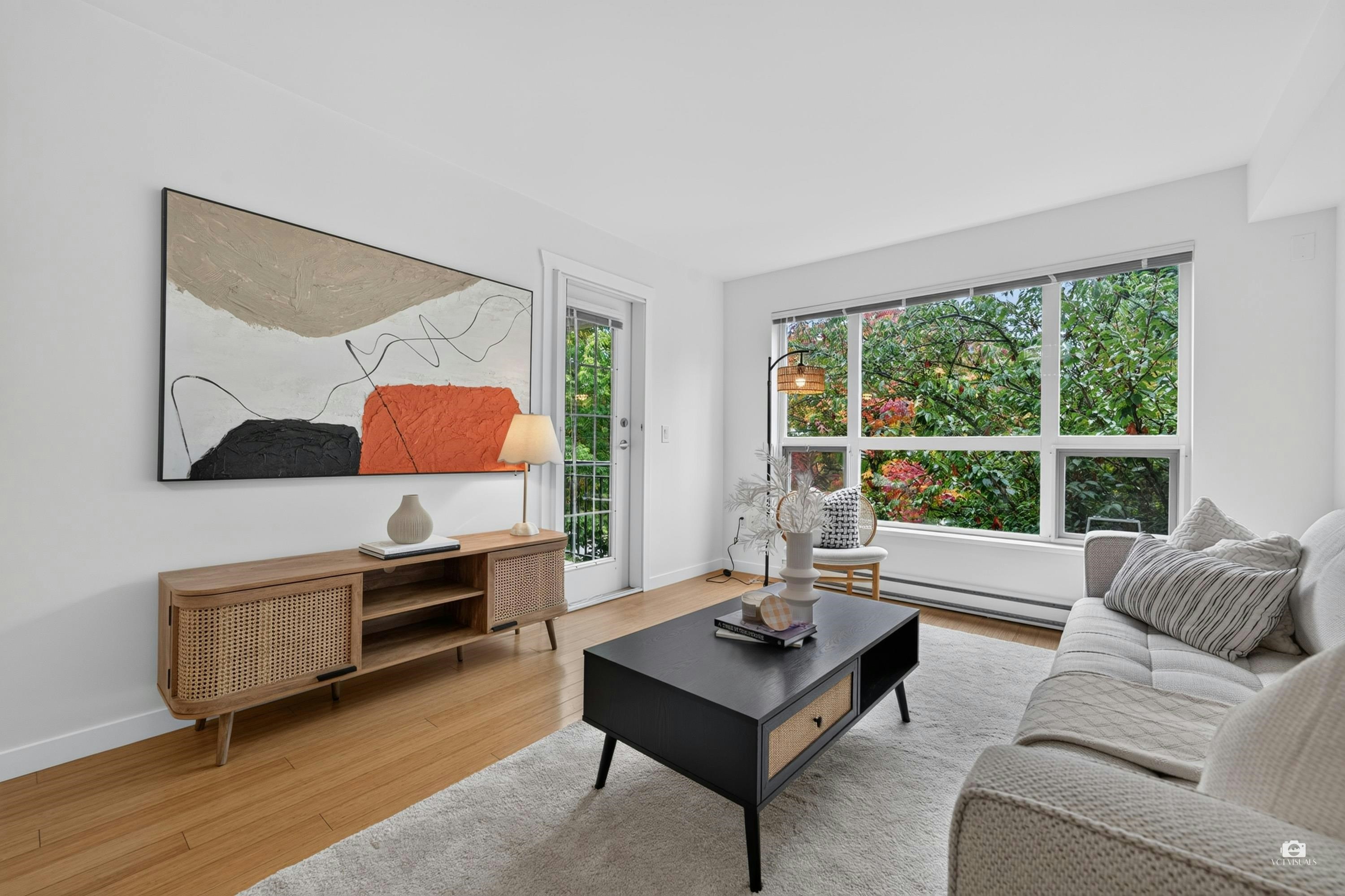 301-3575 Euclid Avenue Avenue - 3