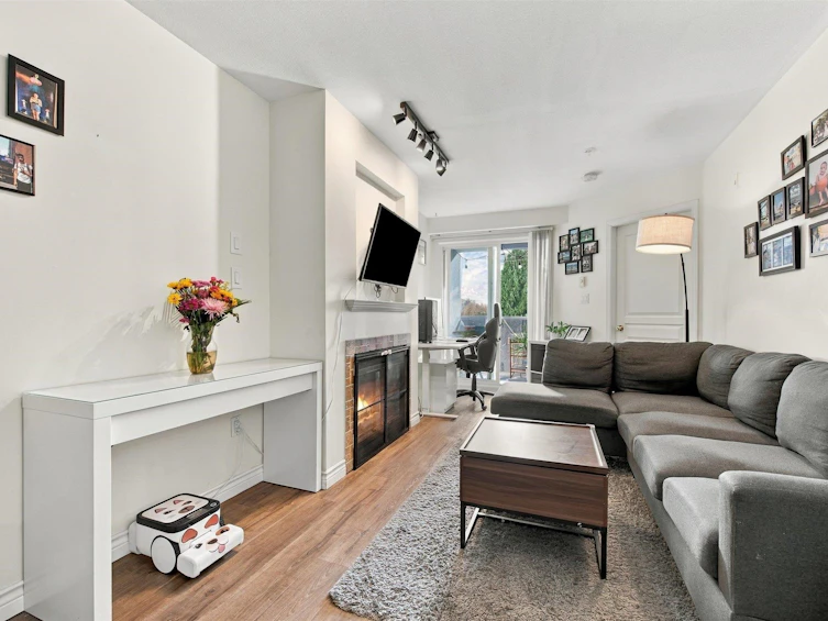323-760 Kingsway, Vancouver, BC, V5V 3C1