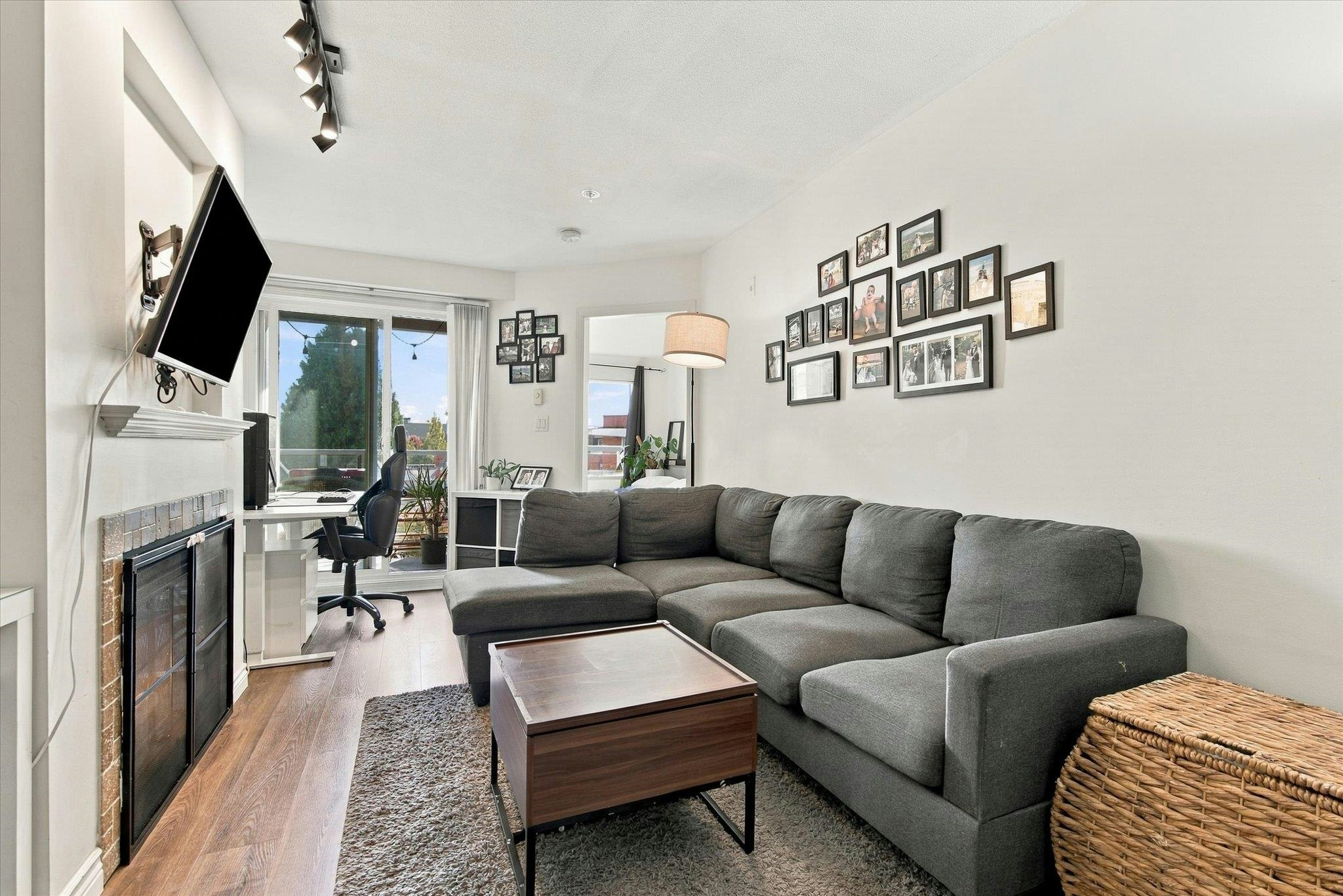 323-760 Kingsway - 3