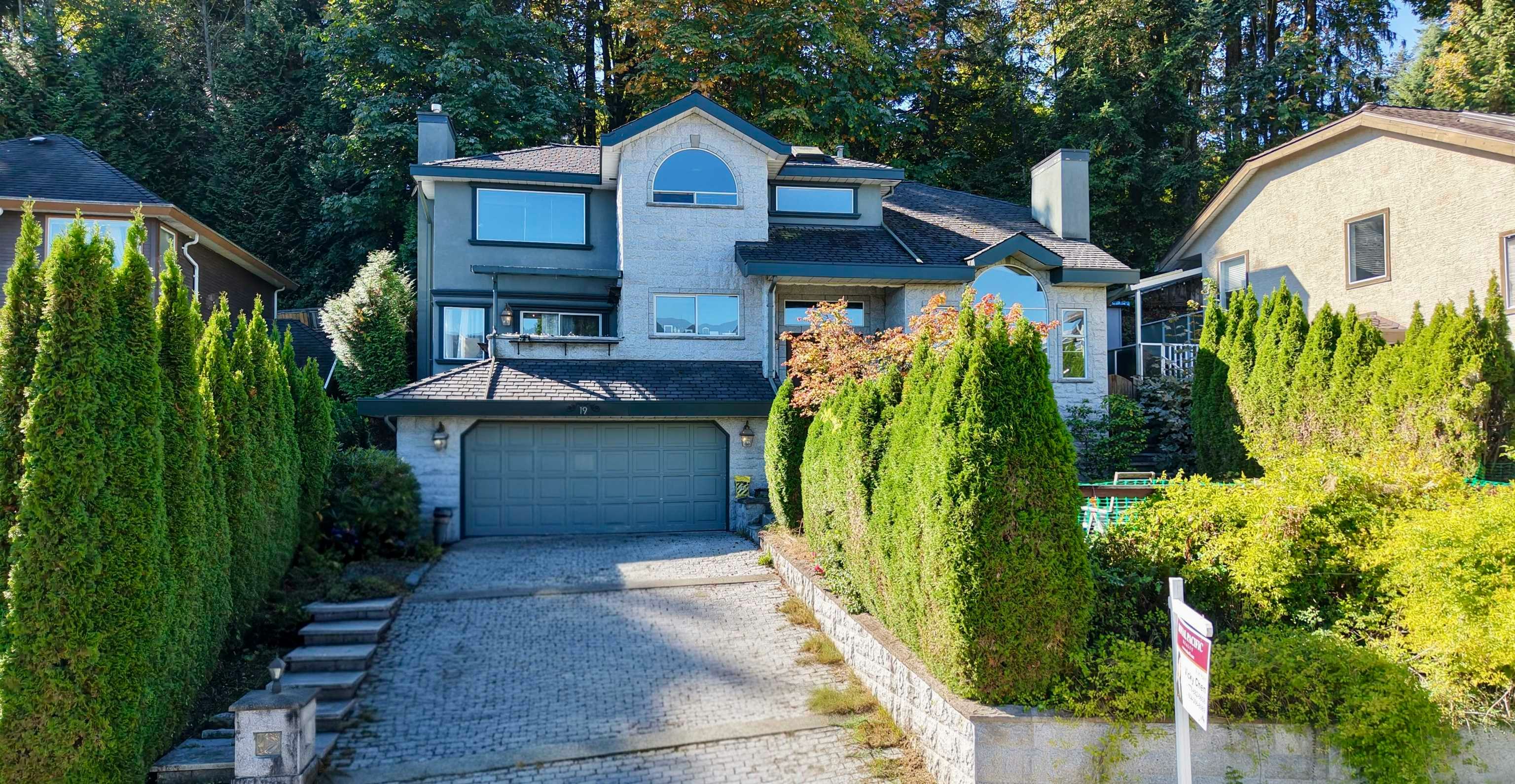 19 Burrard Crescent, Port Moody, BC, V3H 4V8 - 2