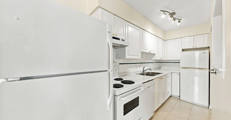802-2150 Bellevue Avenue, West Vancouver, BC, V7V 1C3 - 7