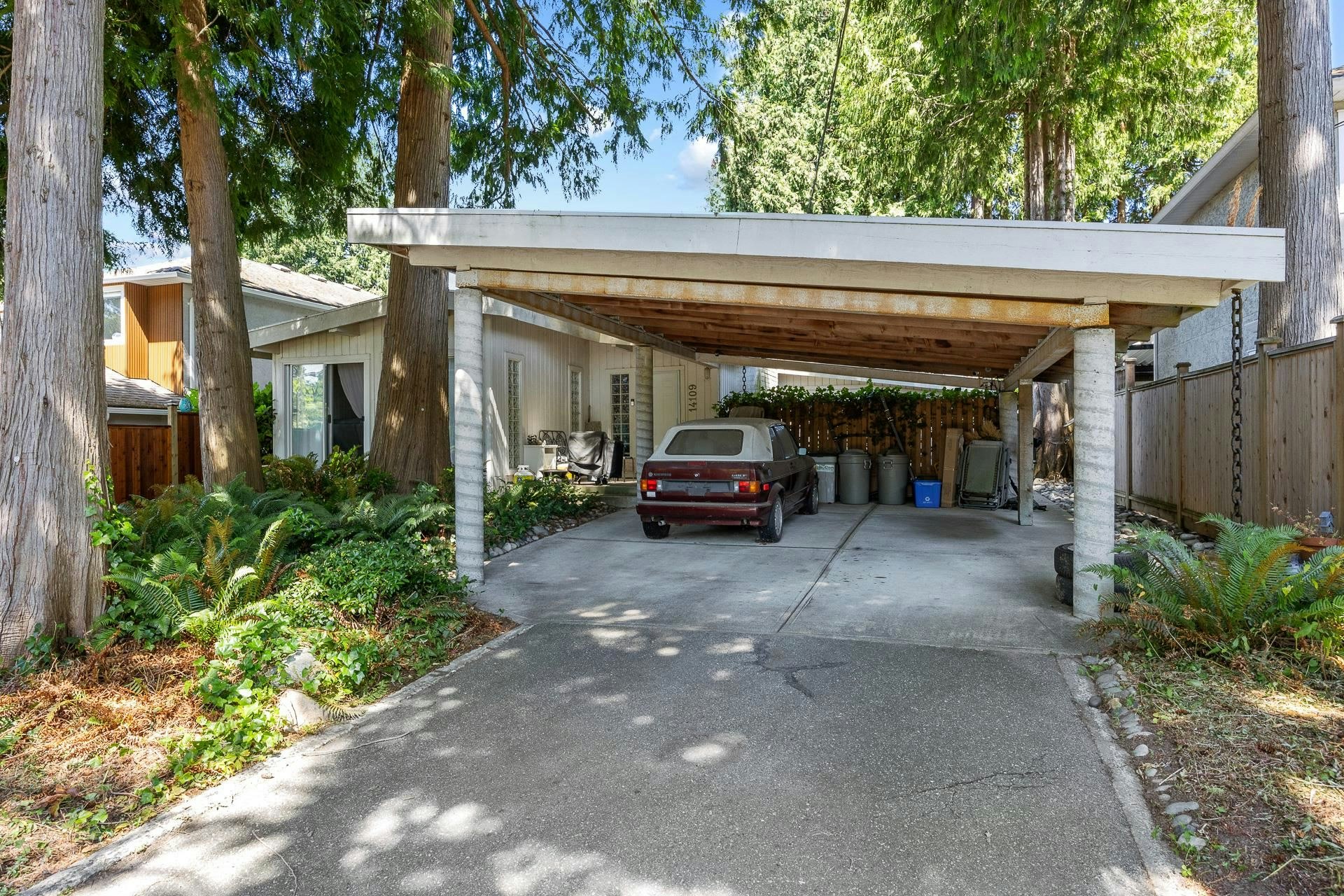 14109 Blackburn Avenue, Surrey, BC, V4B 2Z6