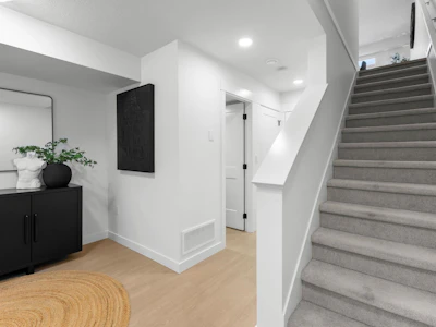 44-2886 Montrose Avenue - 3