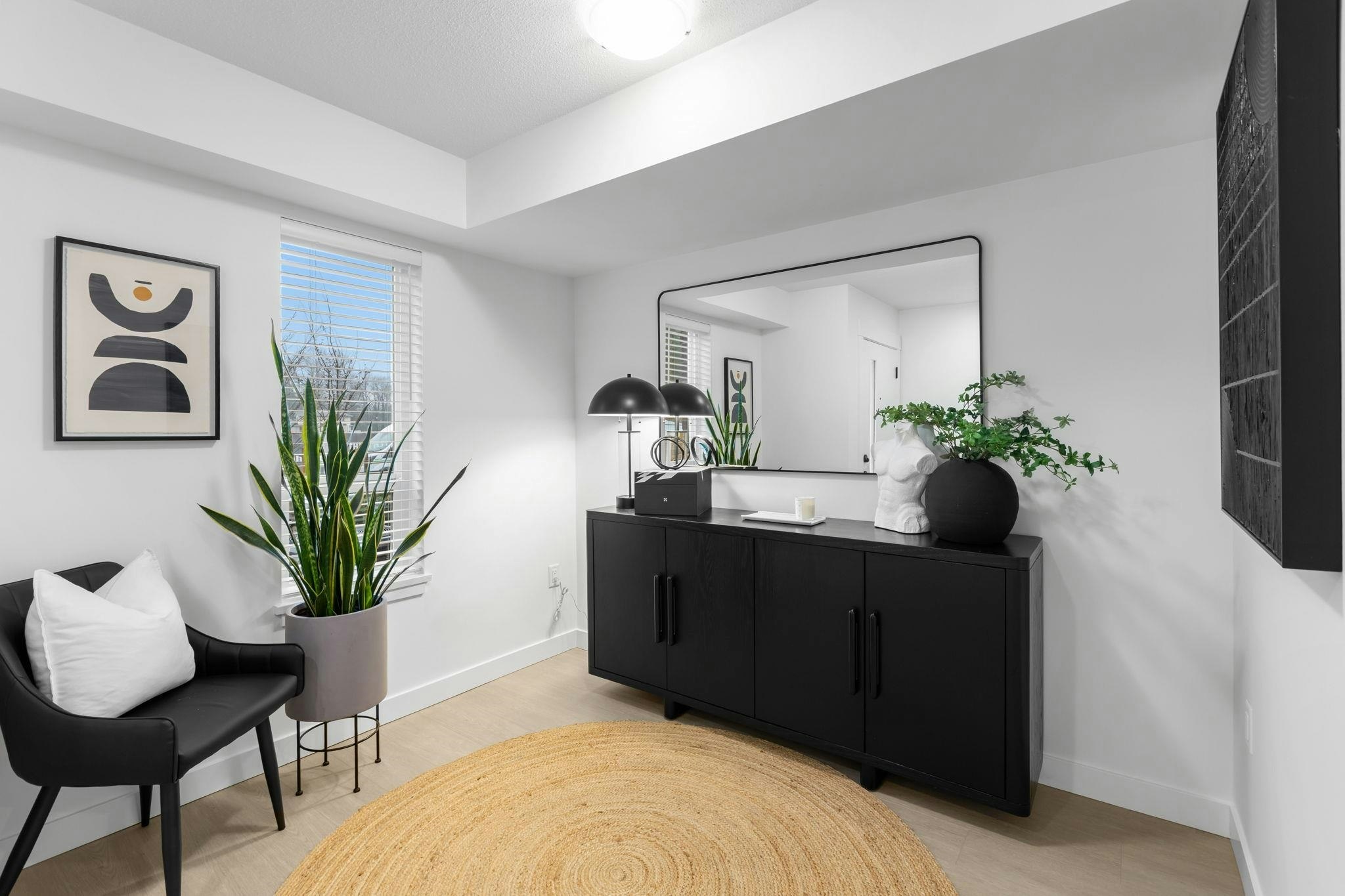 44-2886 Montrose Avenue - 4