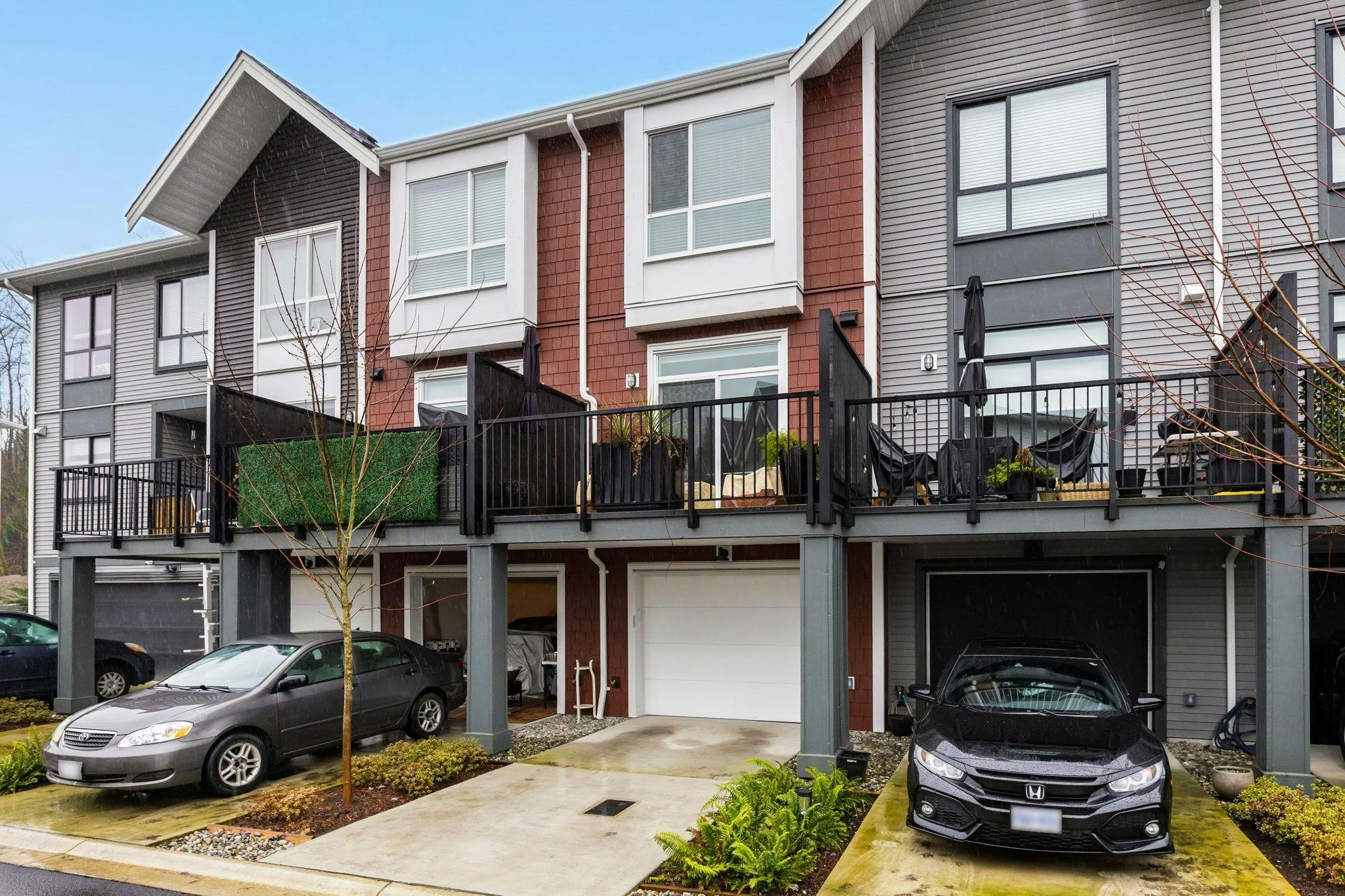 44-2886 Montrose Avenue - 2