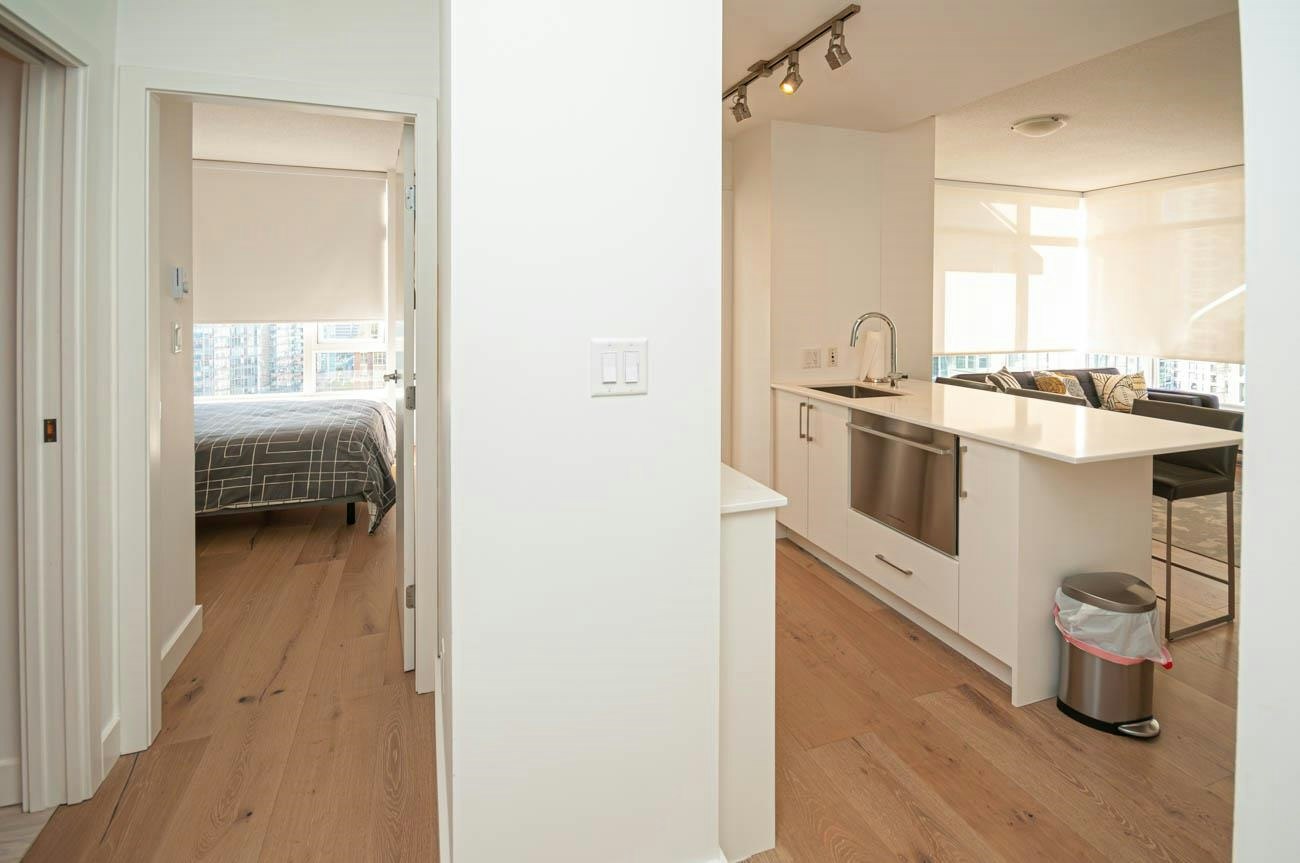 1306-480 Robson Street, Vancouver, BC, V6B 1S1 - 3