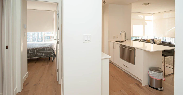 1306-480 Robson Street, Vancouver, BC, V6B 1S1 - 3