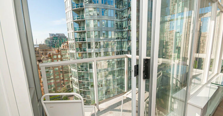 1306-480 Robson Street, Vancouver, BC, V6B 1S1 - 11