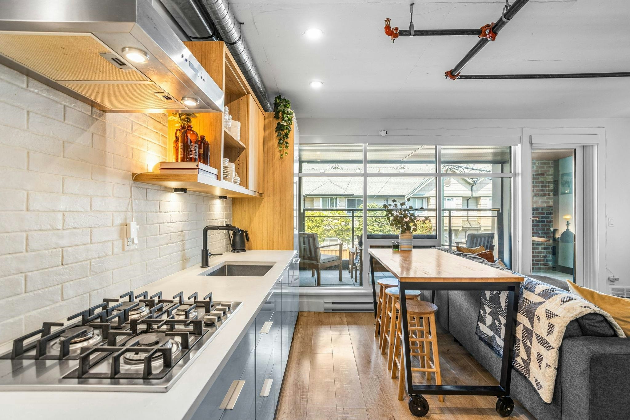 104-4223 Hastings Street - 5