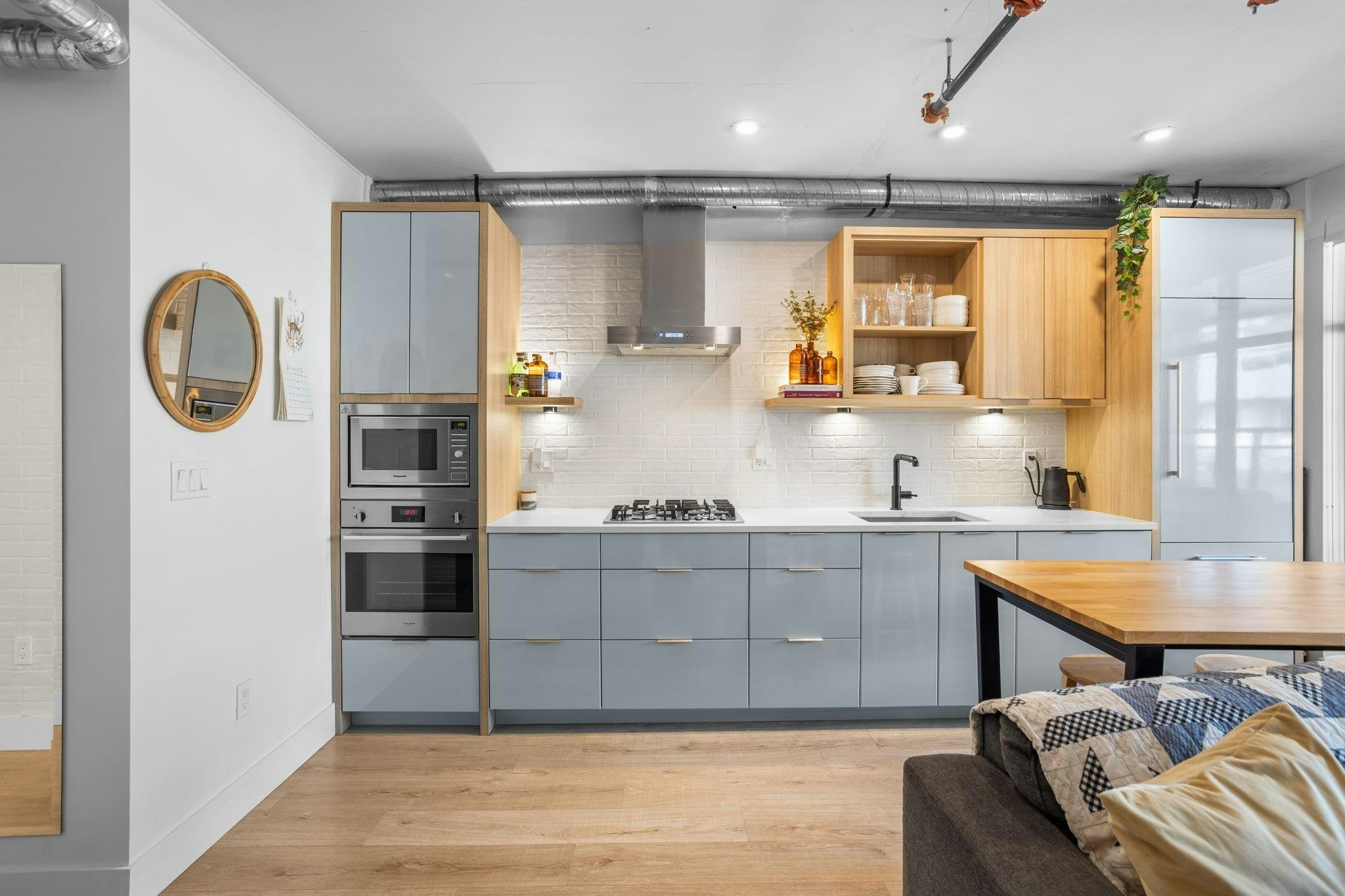 104-4223 Hastings Street - 4