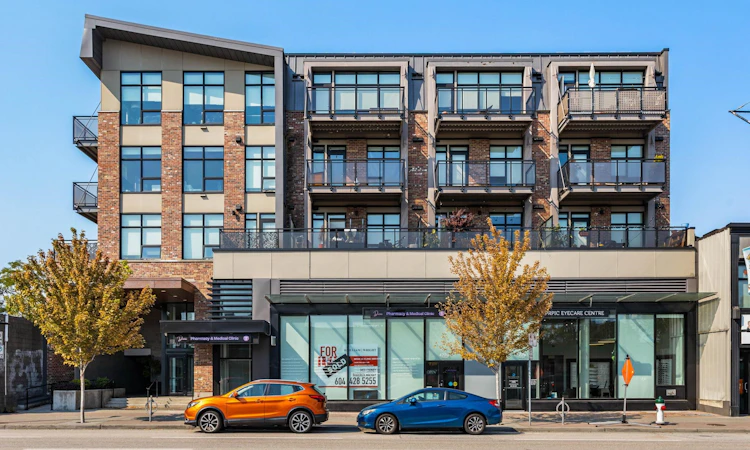 104-4223 Hastings Street