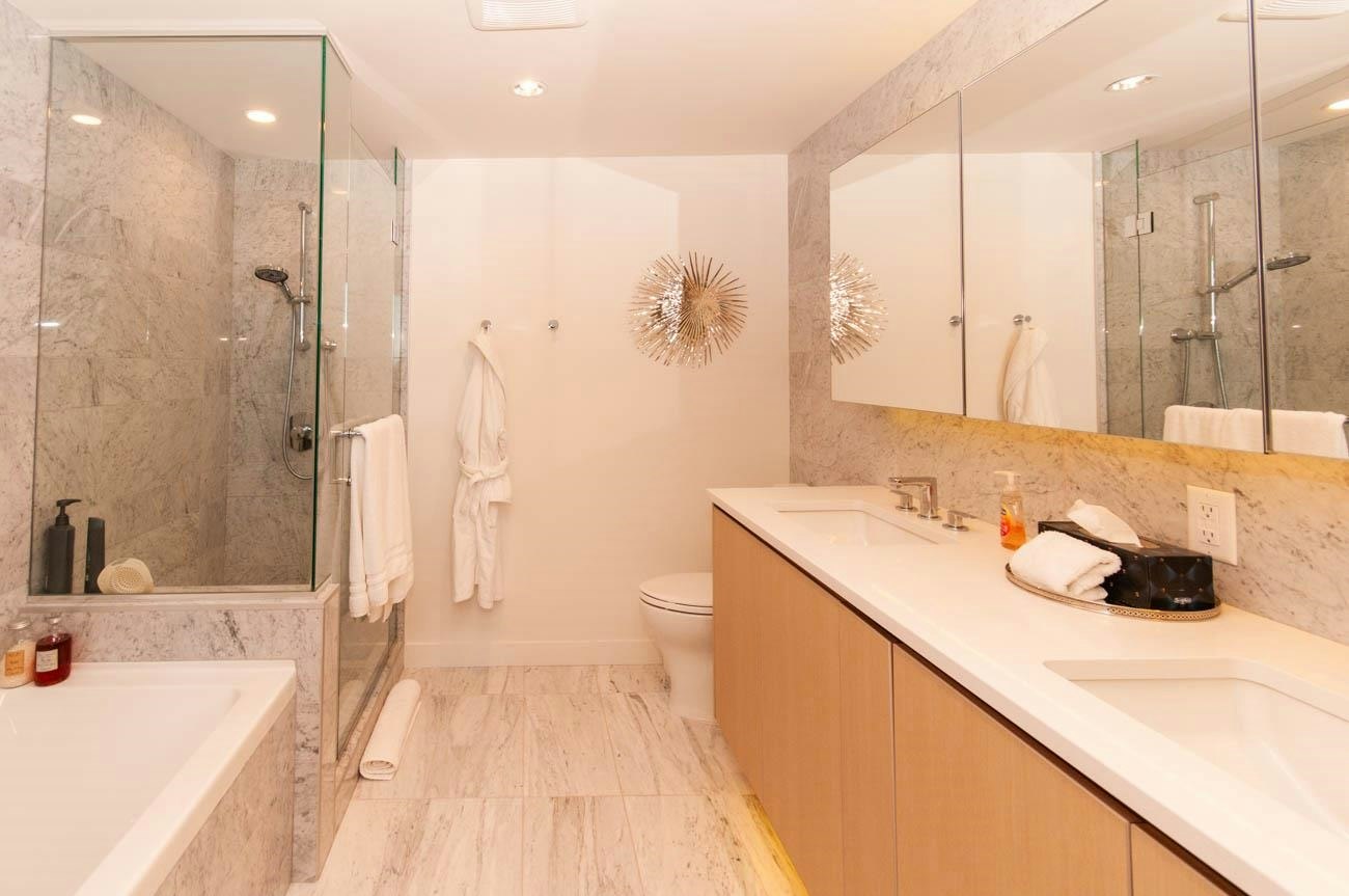 2818-89 Nelson Street, Vancouver, BC, V6Z 0E7 - 18