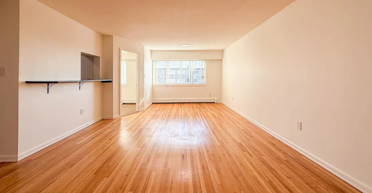 107-461 W 16 Street, North Vancouver, BC, V7M 1V1