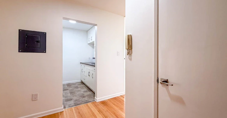 107-461 W 16 Street, North Vancouver, BC, V7M 1V1 - 2