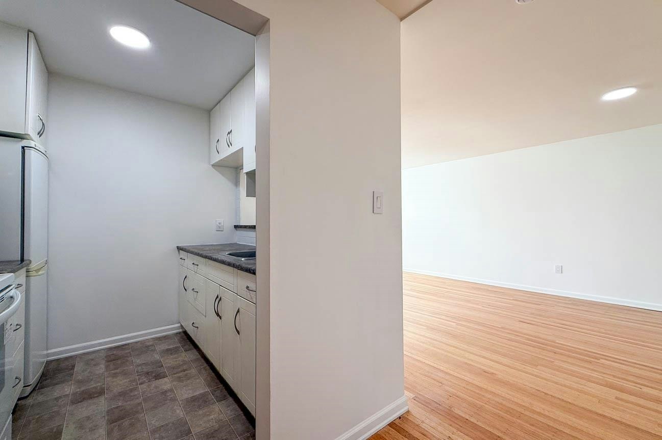107-461 W 16 Street, North Vancouver, BC, V7M 1V1 - 4