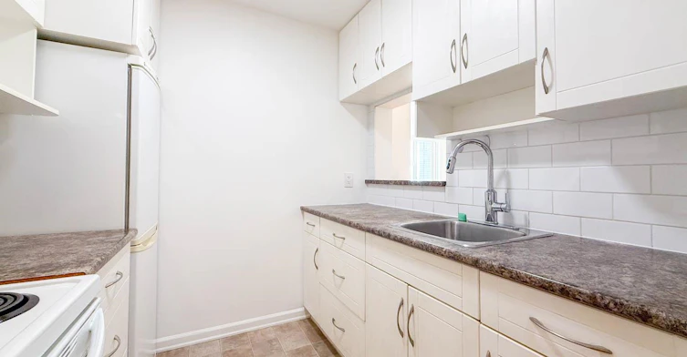 107-461 W 16 Street, North Vancouver, BC, V7M 1V1 - 5