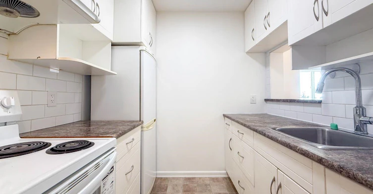 107-461 W 16 Street, North Vancouver, BC, V7M 1V1 - 3