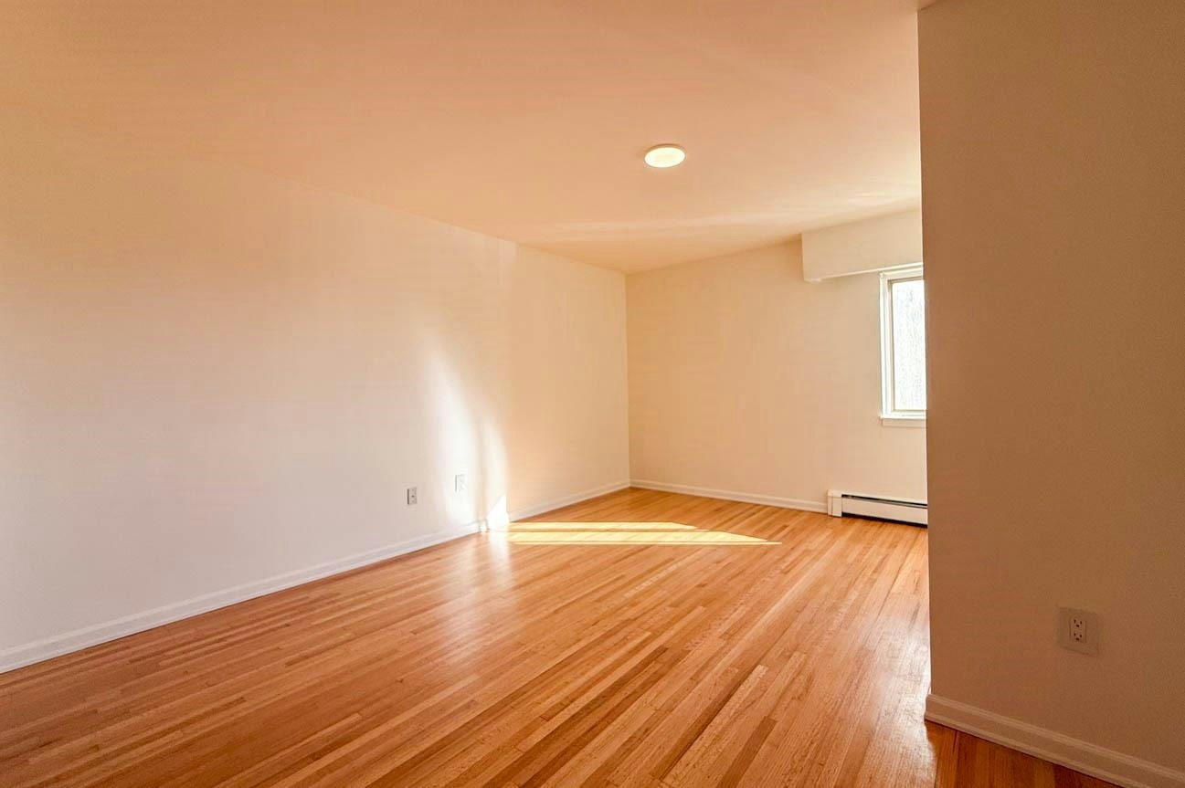 107-461 W 16 Street, North Vancouver, BC, V7M 1V1 - 18