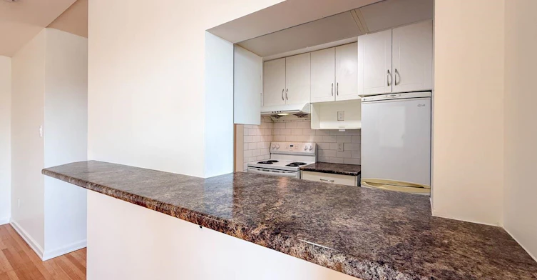 107-461 W 16 Street, North Vancouver, BC, V7M 1V1 - 16