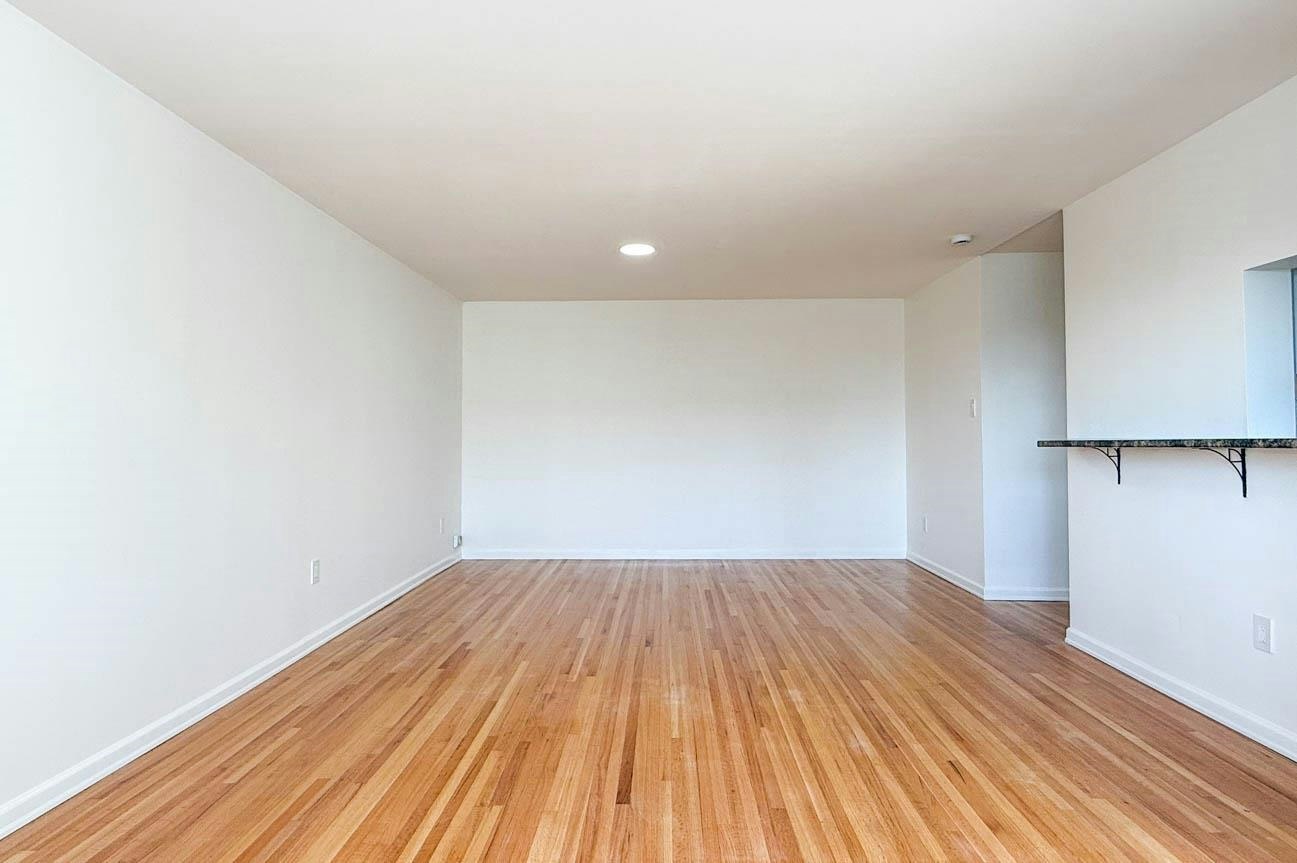 107-461 W 16 Street, North Vancouver, BC, V7M 1V1 - 12