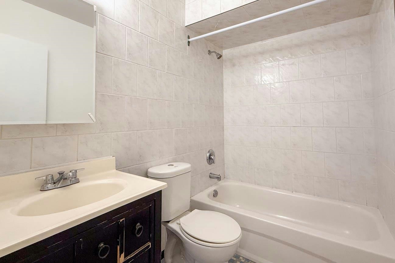 107-461 W 16 Street, North Vancouver, BC, V7M 1V1 - 17