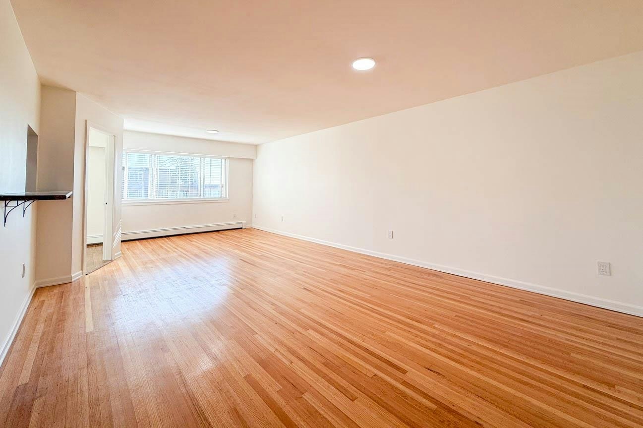107-461 W 16 Street, North Vancouver, BC, V7M 1V1 - 8