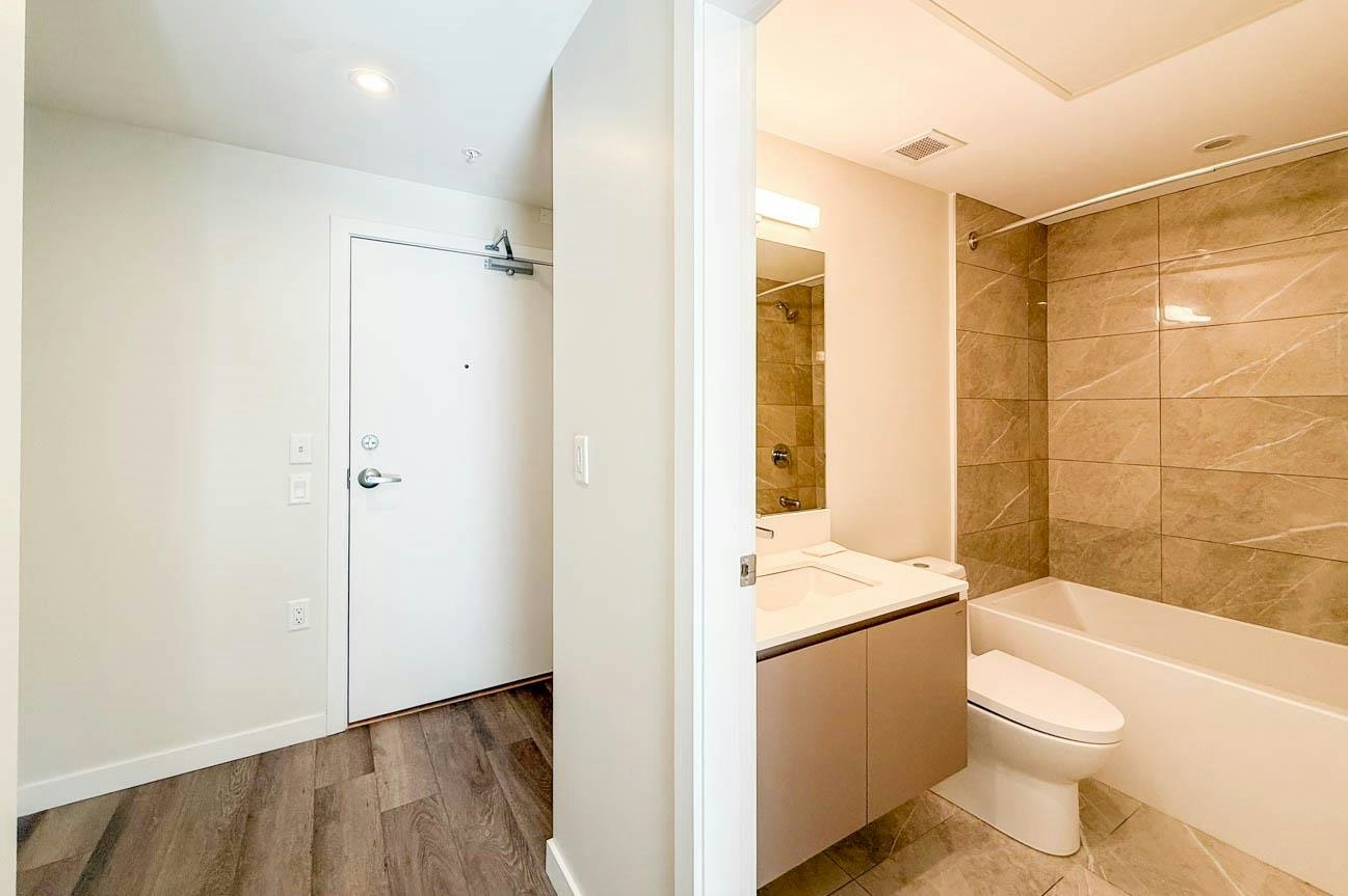 306-3588 Hull Street, Vancouver, BC, V5N 4R9 - 2