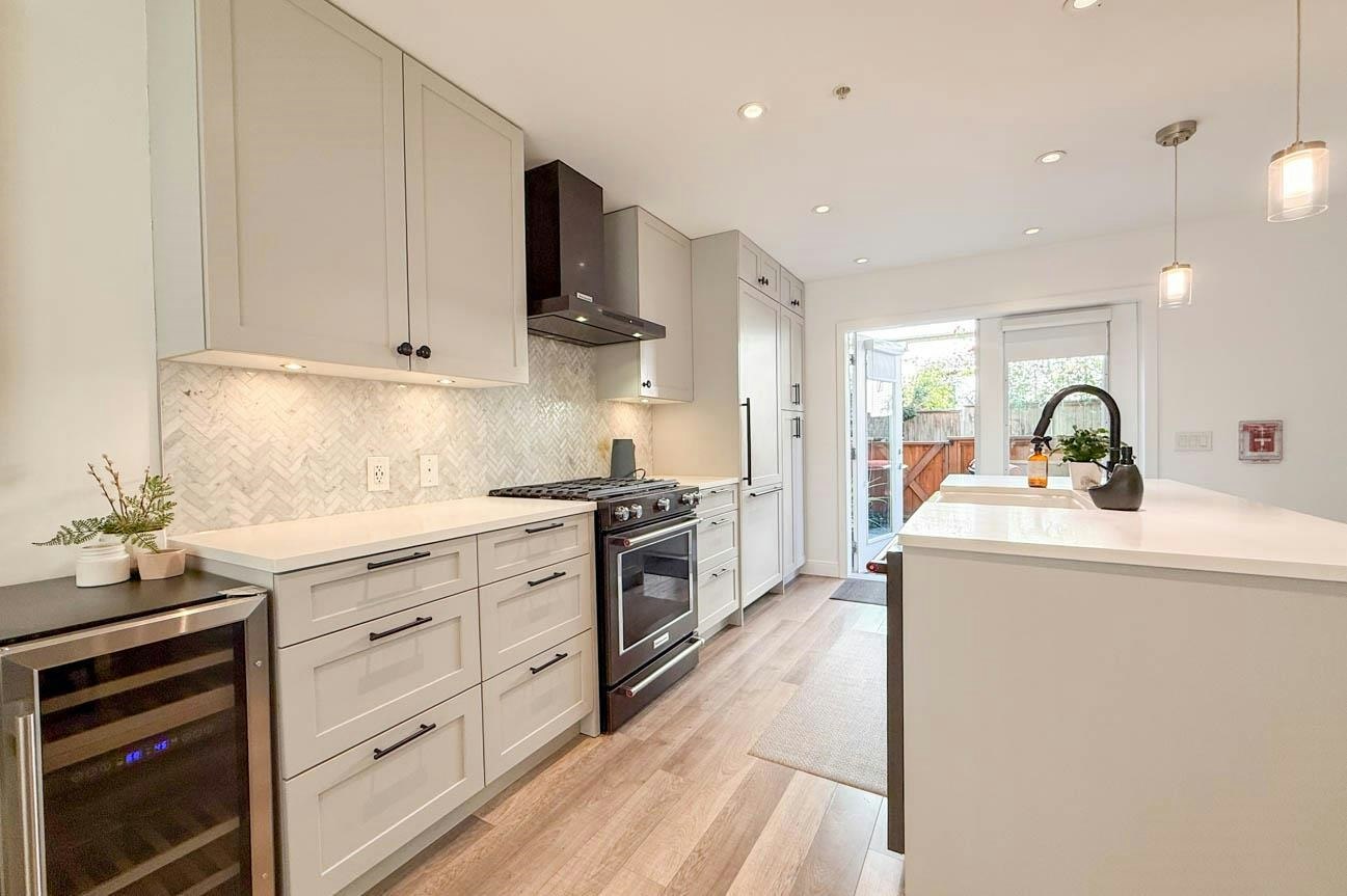 113-515 E 2nd Street, North Vancouver, BC, V7L 1E1 - 12
