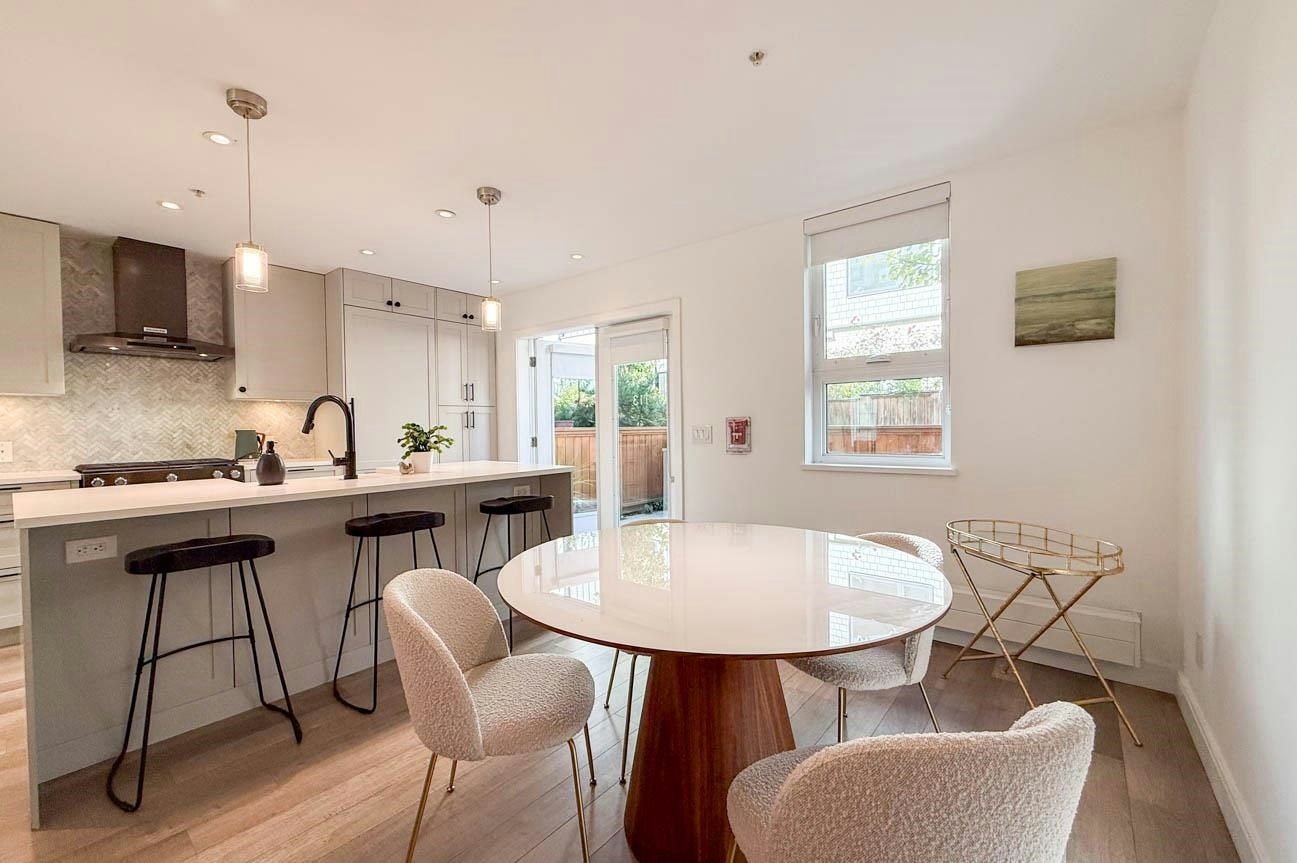 113-515 E 2nd Street, North Vancouver, BC, V7L 1E1