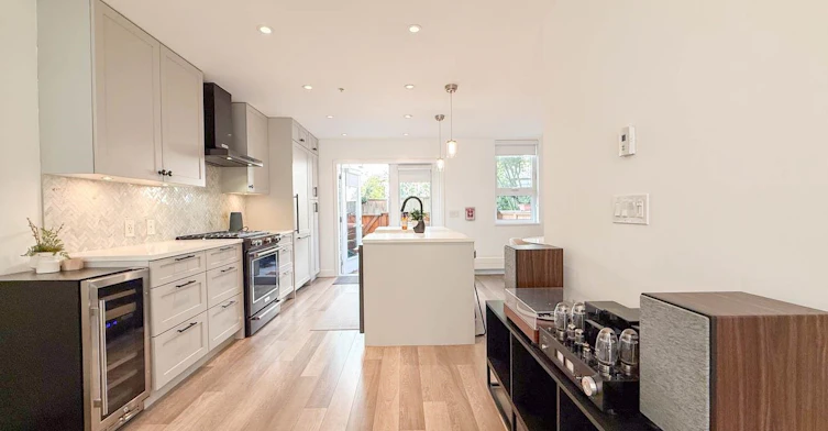113-515 E 2nd Street, North Vancouver, BC, V7L 1E1 - 11