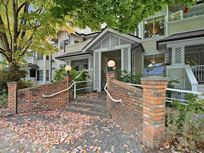404-1723 Frances Street - 3