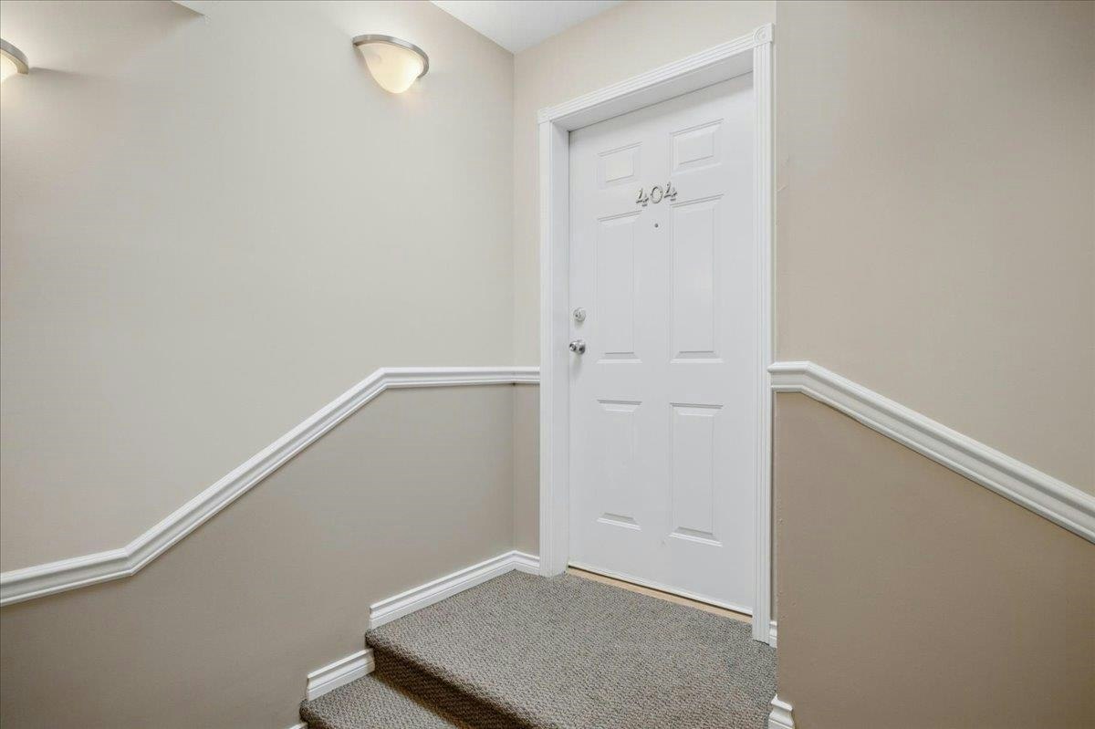 404-1723 Frances Street - 5