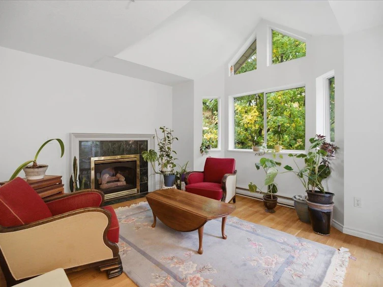 404-1723 Frances Street, Vancouver, BC, V5L 1Z5