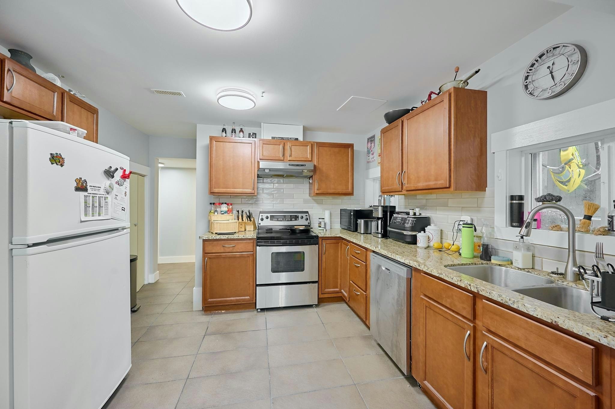21673 River Road, Maple Ridge, BC, V2X 2B8 - 16