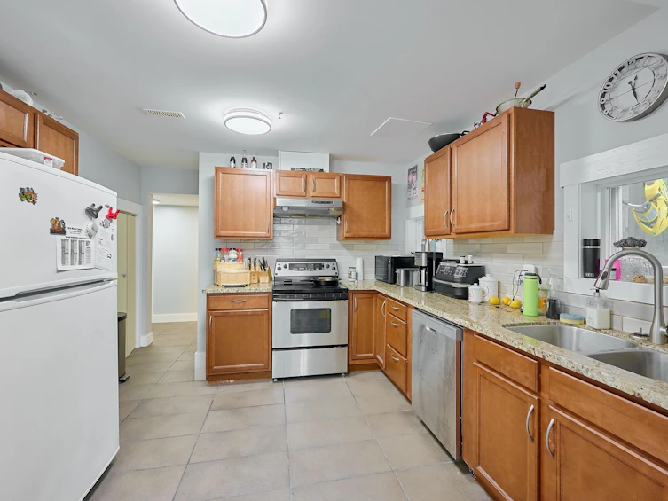 21673 River Road, Maple Ridge, BC, V2X 2B8 - 16