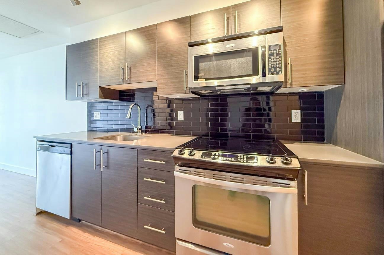302-1533 E 8th Avenue, Vancouver, BC, V5N 0A4 - 2